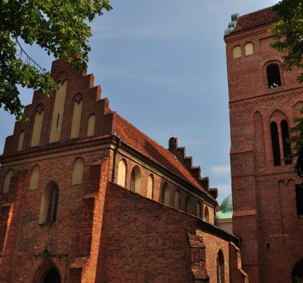 najstarszy kościół w warszawie