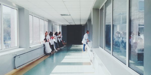 szpital jednoimienny – co to znaczy?